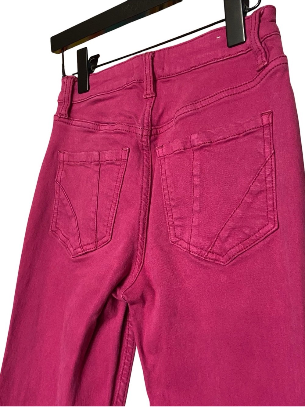 ✨ Shyanne Hot Pink Bell Bottom Jeans ✨
Size 26 | Country Western Vibes 💖🤠 - Picture 9 of 10